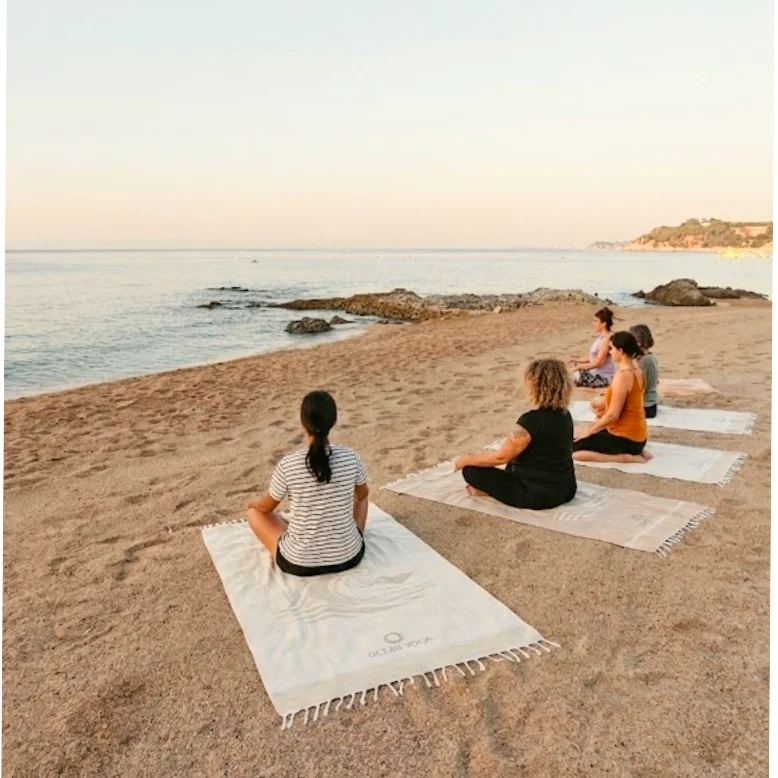 Retraite de yoga au bord de la mer